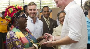 Le Prince Harry se lance dans le Reggae