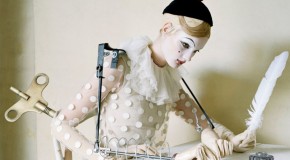 « La Mécanique Des Dessous » au musée des Arts Décoratifs