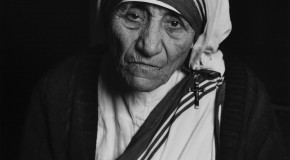Mère Teresa et le Vatican accusés de détournement de fonds