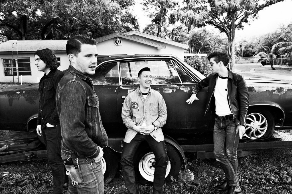 arctic monkeys mlh03401 website image sgjv standard 1024x681 Do I Wanna Know ? : le nouveau Arctic Monkeys est en écoute
