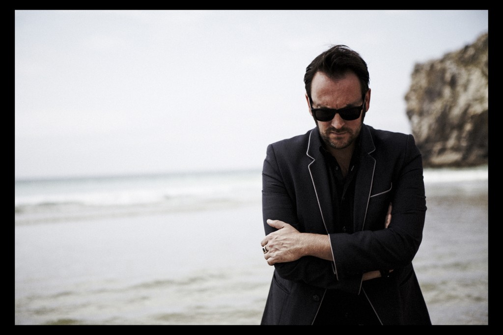 Robin Foster et sa carte postale du bout du monde robin beach 02 1024x682 Robin Foster et sa carte postale du bout du monde